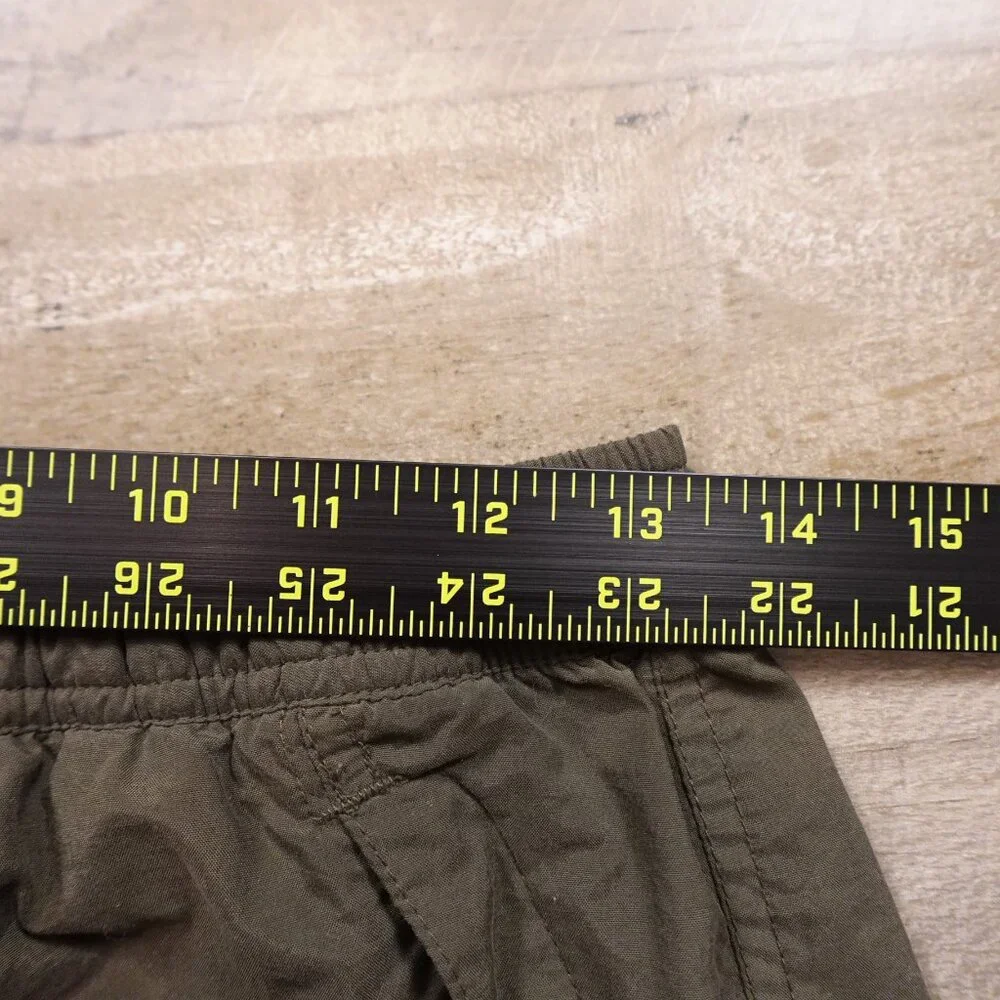 The North Face Nylon Cargo Shorts | Olive Green | Men's Size Small‎